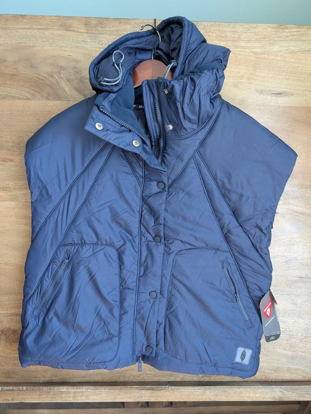 NWT FP Movement Puffer Vest Women XS Navy PrimaLoft Hooded Snap Front Inside Zip